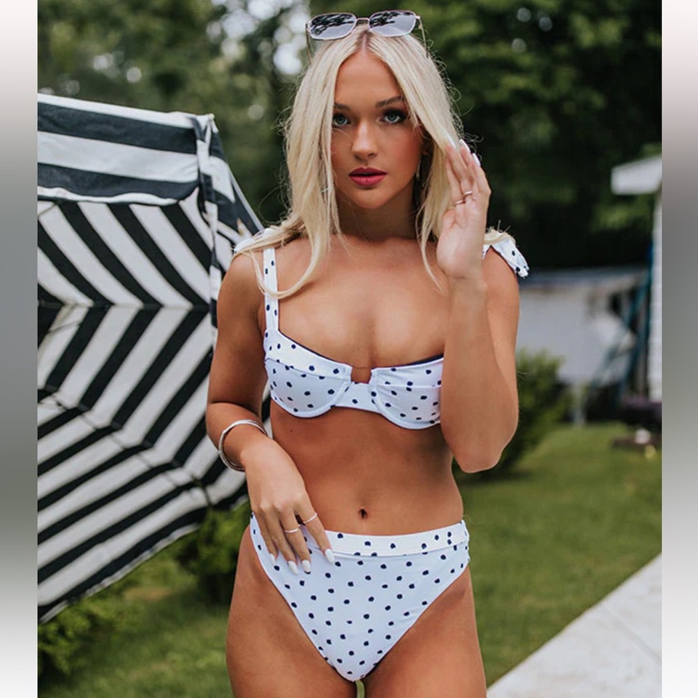 Dippin Daisy Malibu top